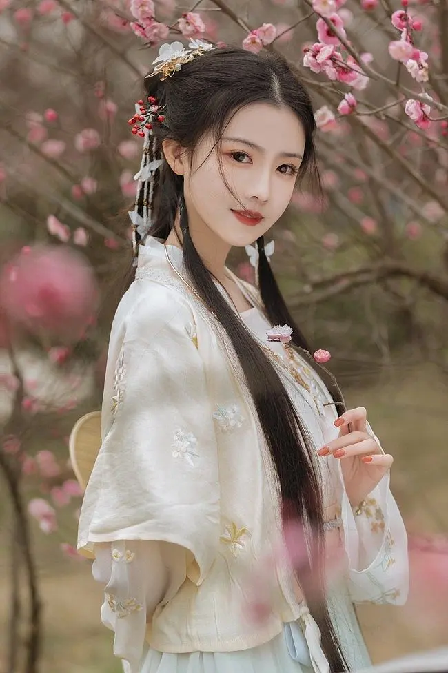 前天去了海曙区高端足道日式会所,这家的服务非常前卫
